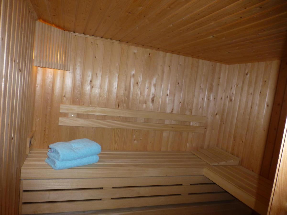 Vakantiehuis Onder De Peppel Met Sauna En Jacuzzi Wijk en Aalburg Exterior foto